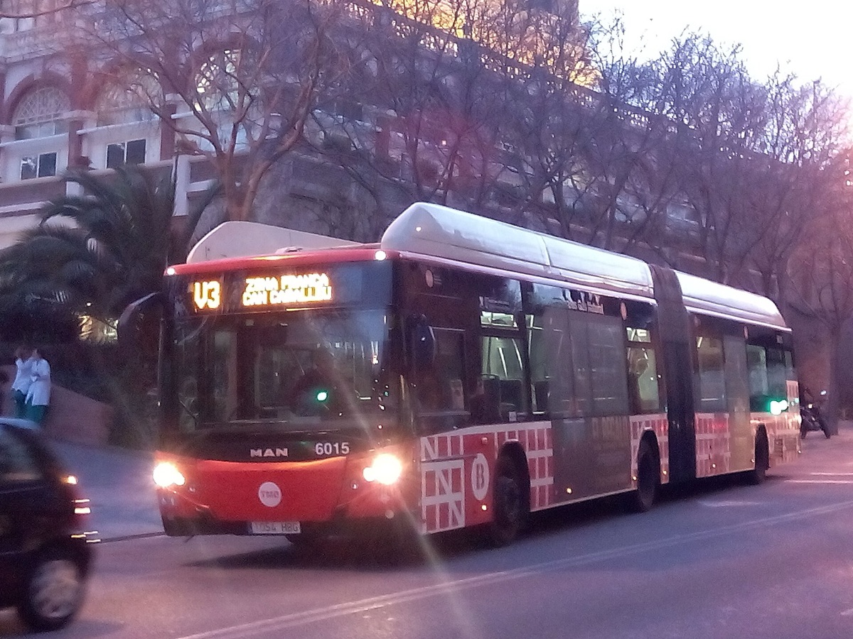 estacionamiento de autobús en barcelona