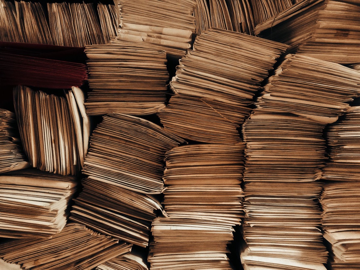 Documentos de ocorrência de acidente empilhados