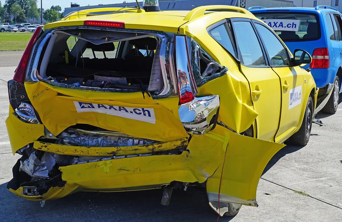 crash test, collision, rear-end collision, 60 km h, diversion, liability, insurance, mobile, smartphone, car insurance, claim, insurance, car insurance, car ins