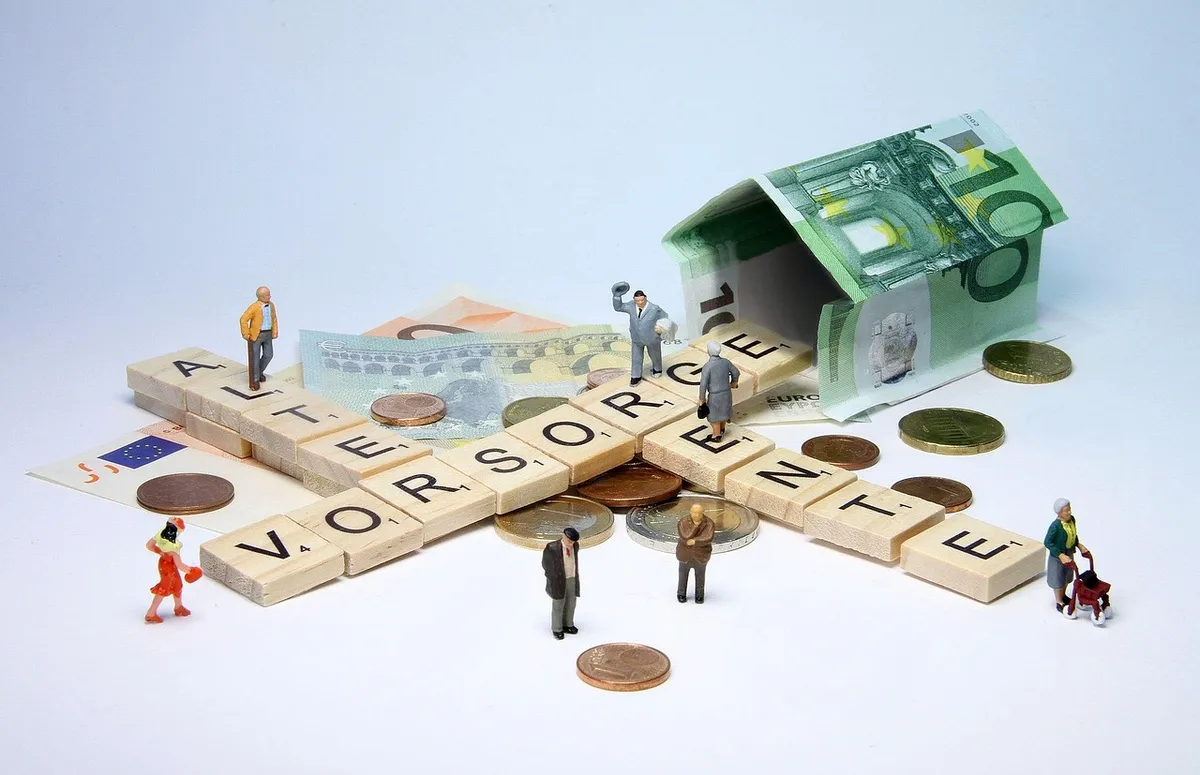 old, pension, miniature figures, pensioners, rollator, pension ruling, money, euro, old-age pension, old-age security, basic pension, pension reform, retirement
