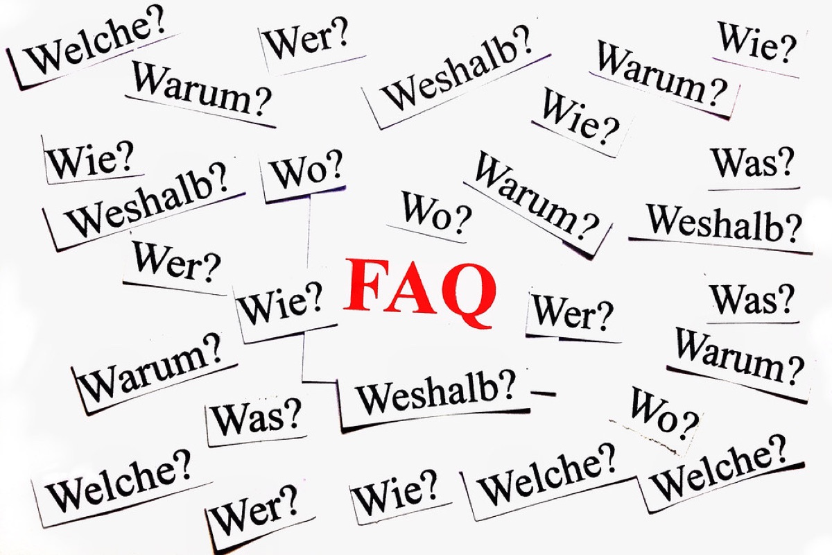 Página FAQ, tela brilhante, perguntas e respostas.
