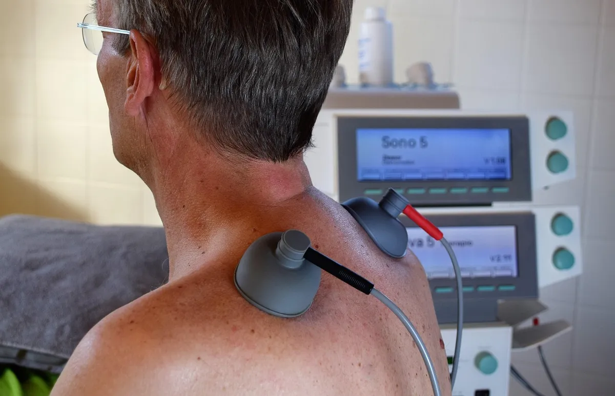 medicine, adult, patient, people, electro-therapy, physio, physical therapy, the back, back pain, neck pain, pension, health insurance, insurance, physio, physi